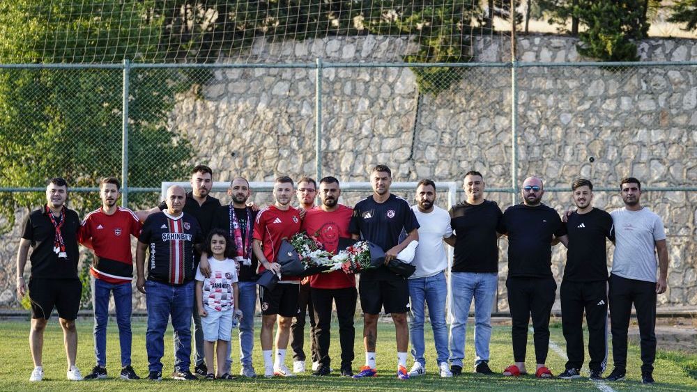 Taraftarlardan Burak Yılmaz'a hoşgeldin ziyareti